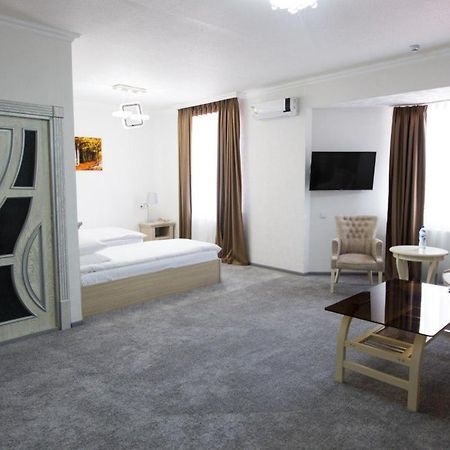 סמרקנד Alexander Hotel מראה חיצוני תמונה