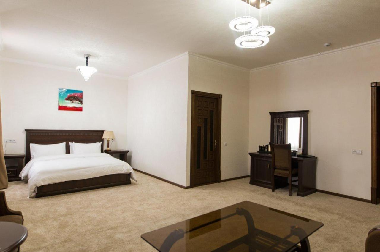 סמרקנד Alexander Hotel מראה חיצוני תמונה