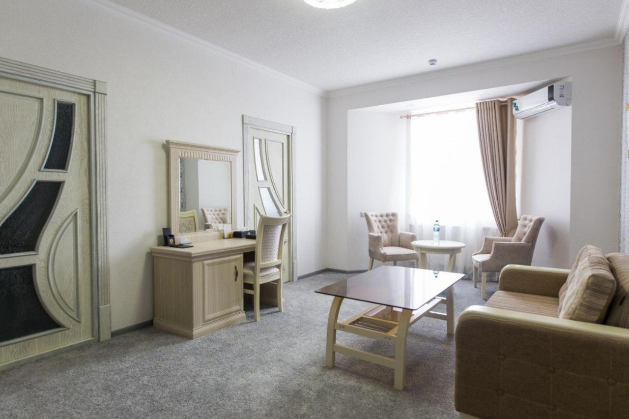 סמרקנד Alexander Hotel מראה חיצוני תמונה
