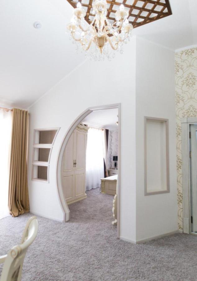 סמרקנד Alexander Hotel מראה חיצוני תמונה